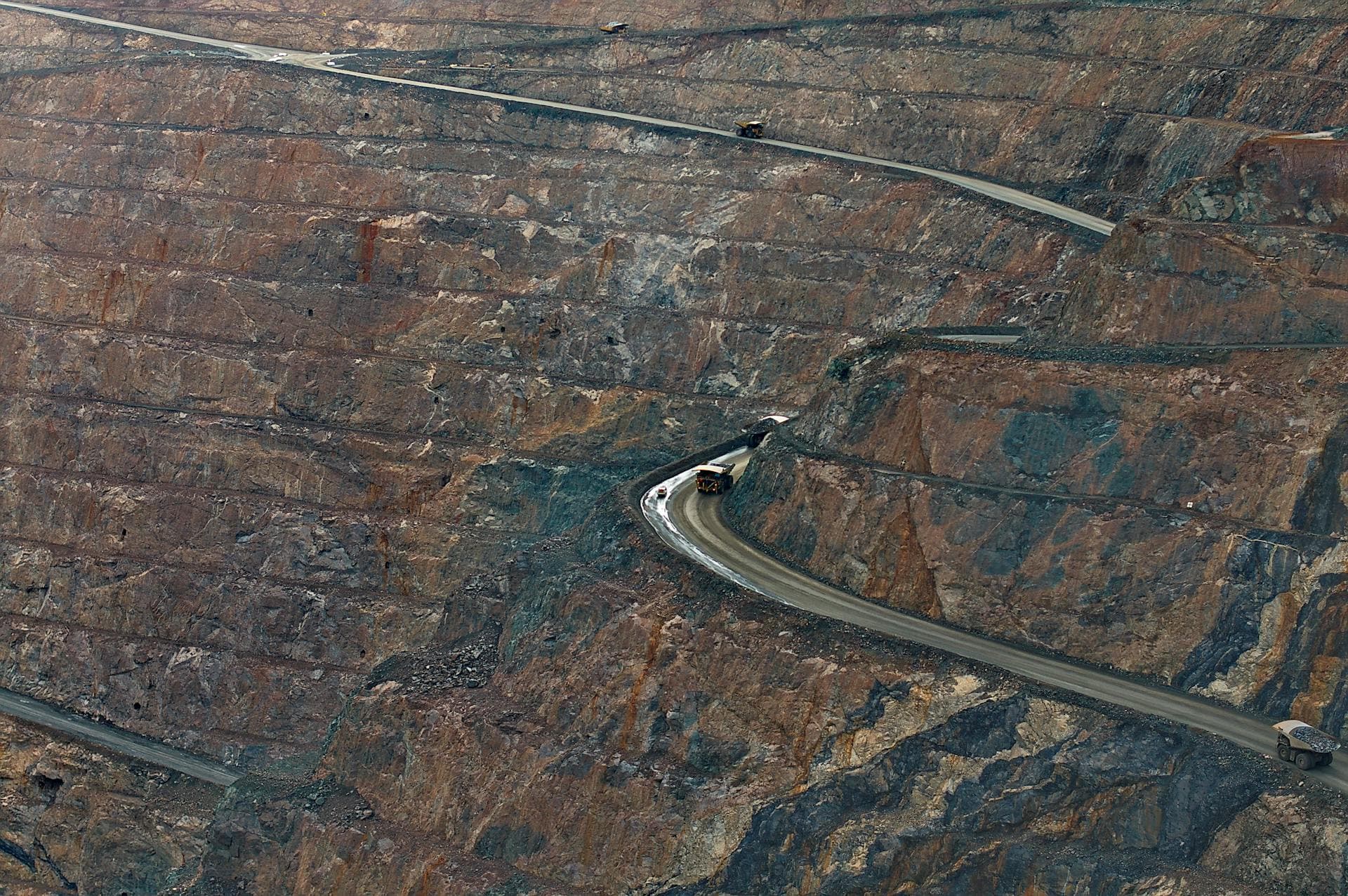 Autonomous haul truck and light vehicle on Pilbara haul road